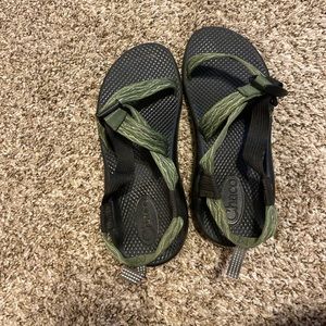 chacos!